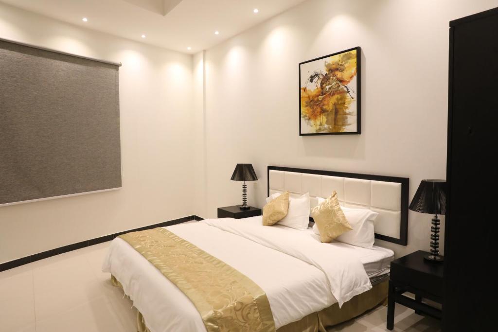 Quiet Rooms Apartments-0