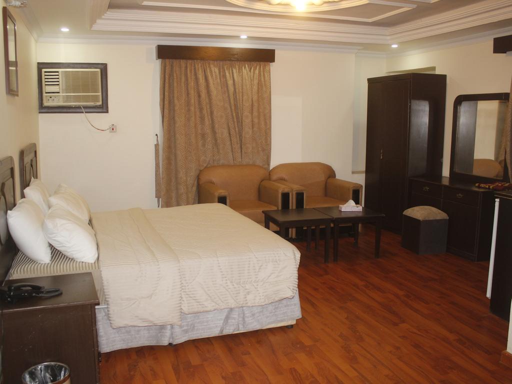 Al Khazrajiah Hotel-12