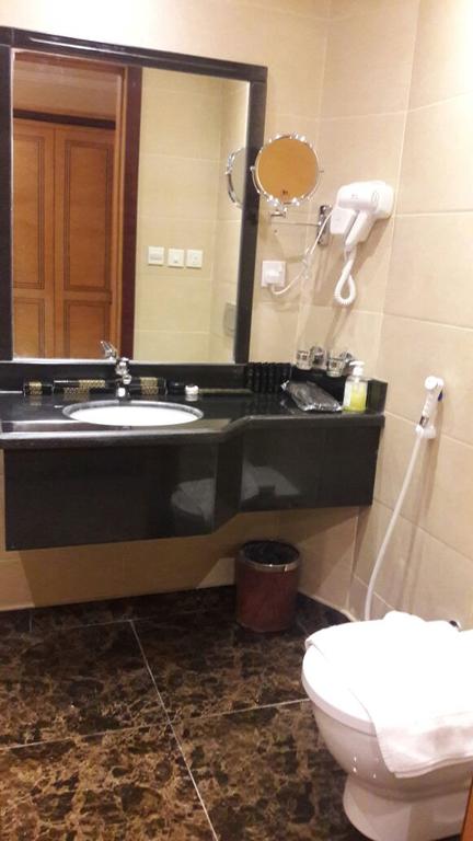 Al Fajr Al Badea Hotel 6-12