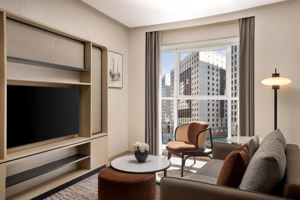 Diyar Ajwa, Tapestry Collection By Hilton-9