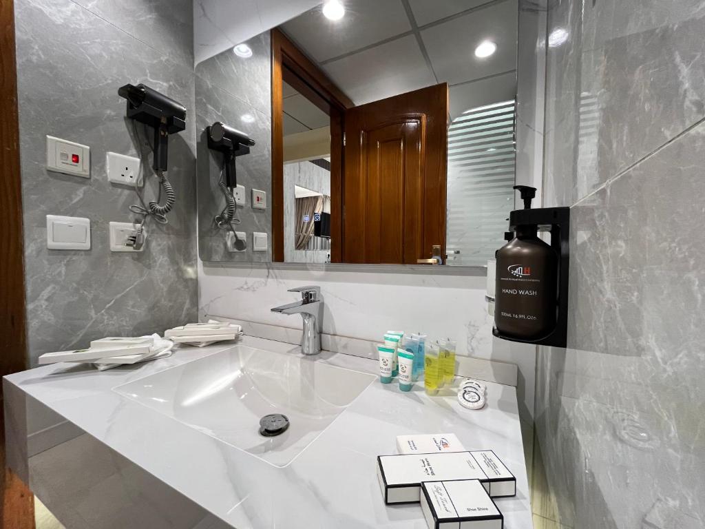 Zowar International Hotel-7