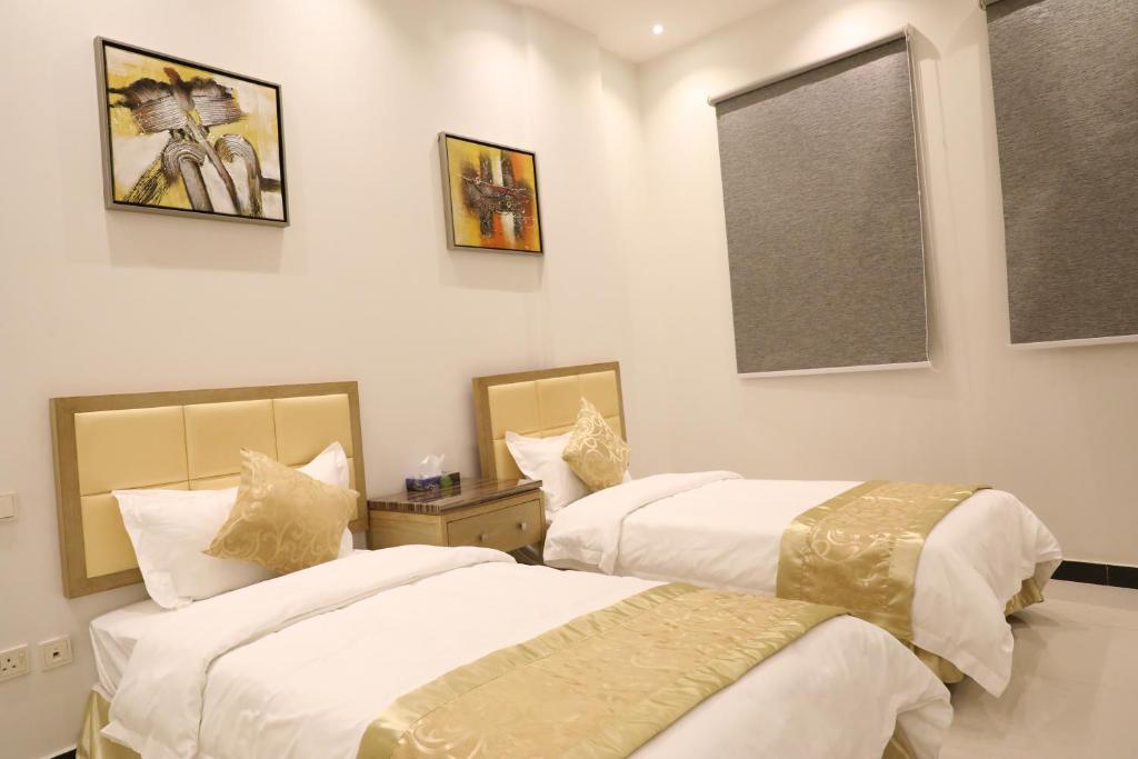 Quiet Rooms Apartments-8
