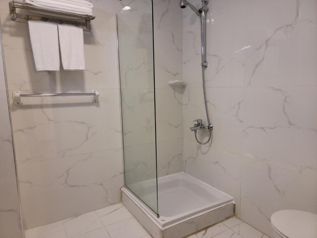 Qasr Al Ansar Golden Tulip Hotel-7