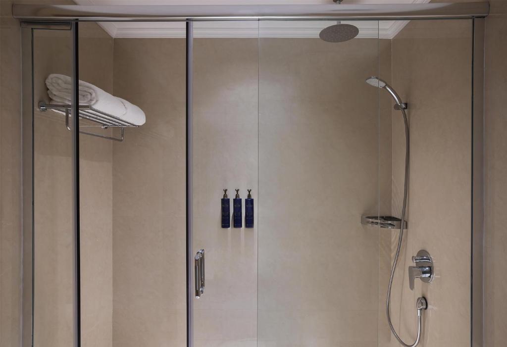 Diyar Ajwa, Tapestry Collection By Hilton-13