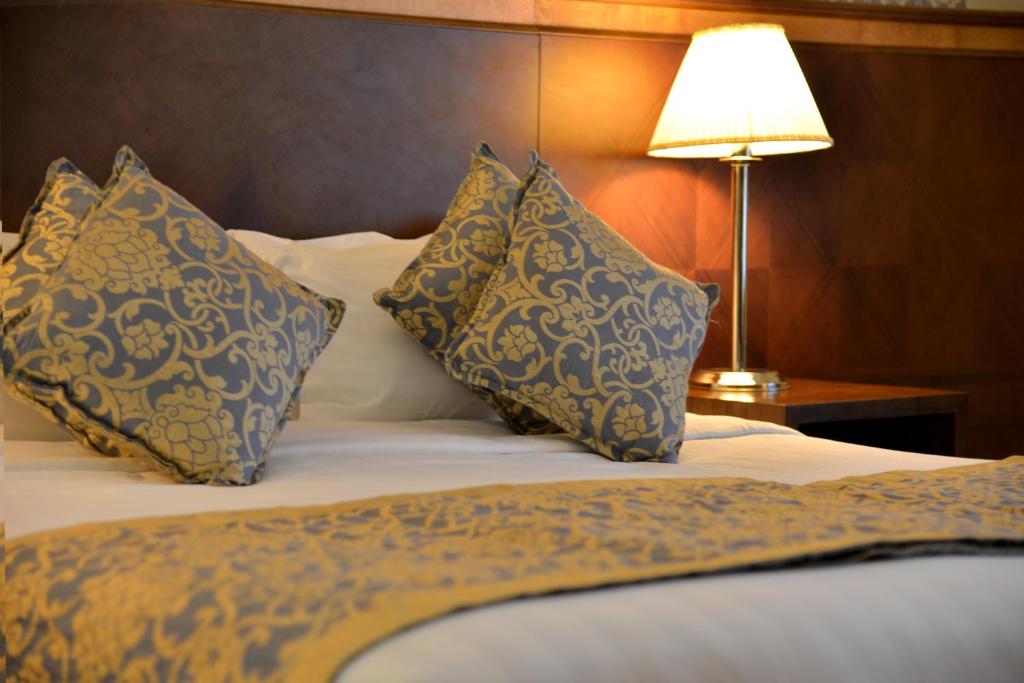Nozol Royal Inn Hotel-5
