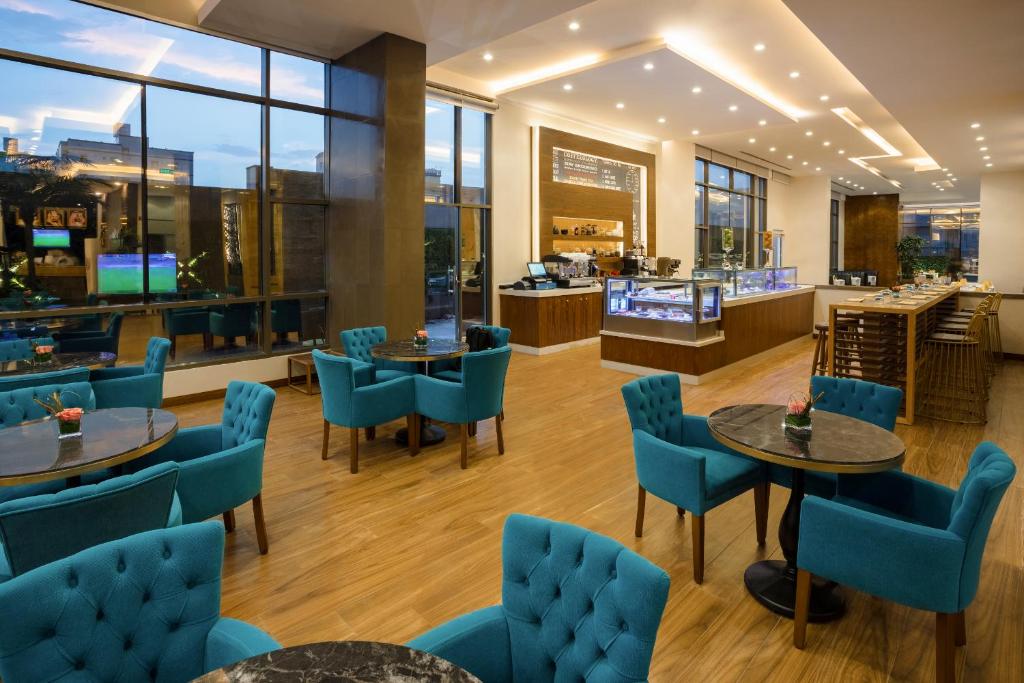 Warwick Hotel Jeddah-13