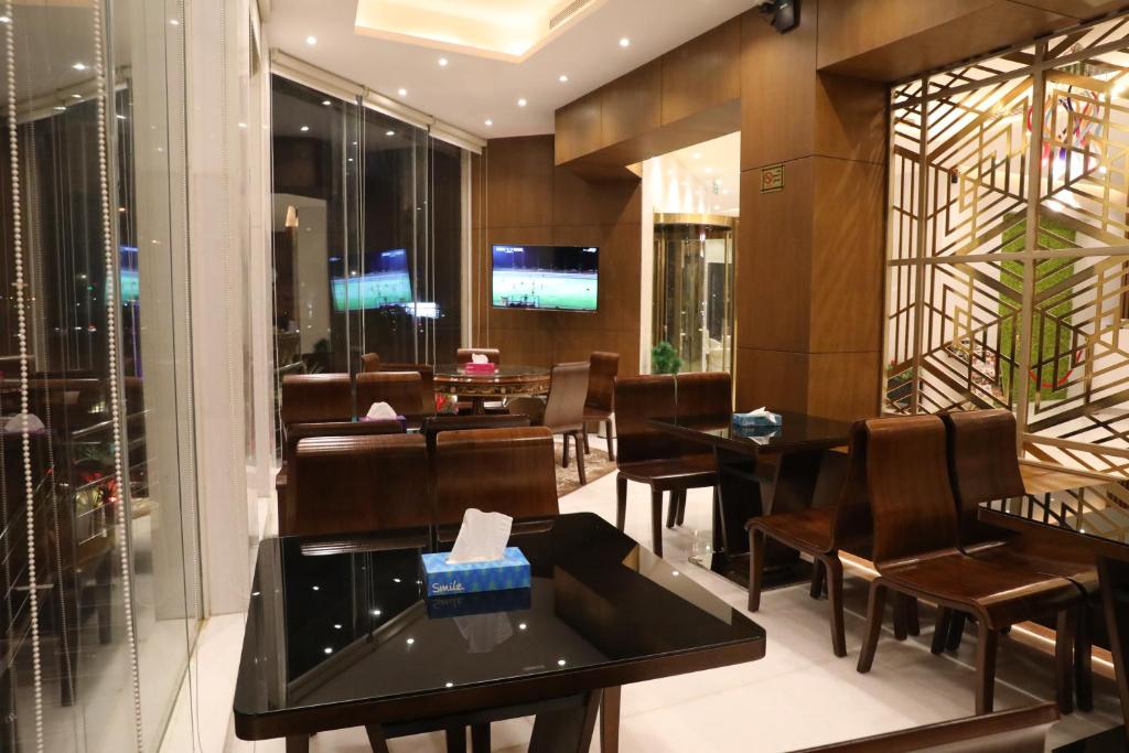 Quiet Rooms Apartments-1