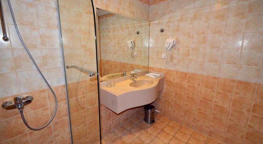 Dar Al Shohadaa Hotel-5