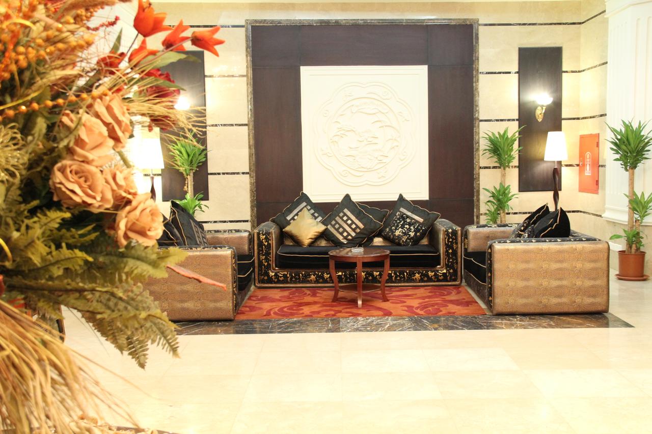 Mubarak-Plaza